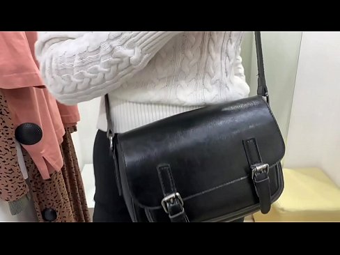 ❤️ فِيٽنگ روم ۾ ڊِلڊو سان نوجوان ڪچي FeralBerry جي عوامي مشت زني ❤  تي sd.kanalmoscow.ru